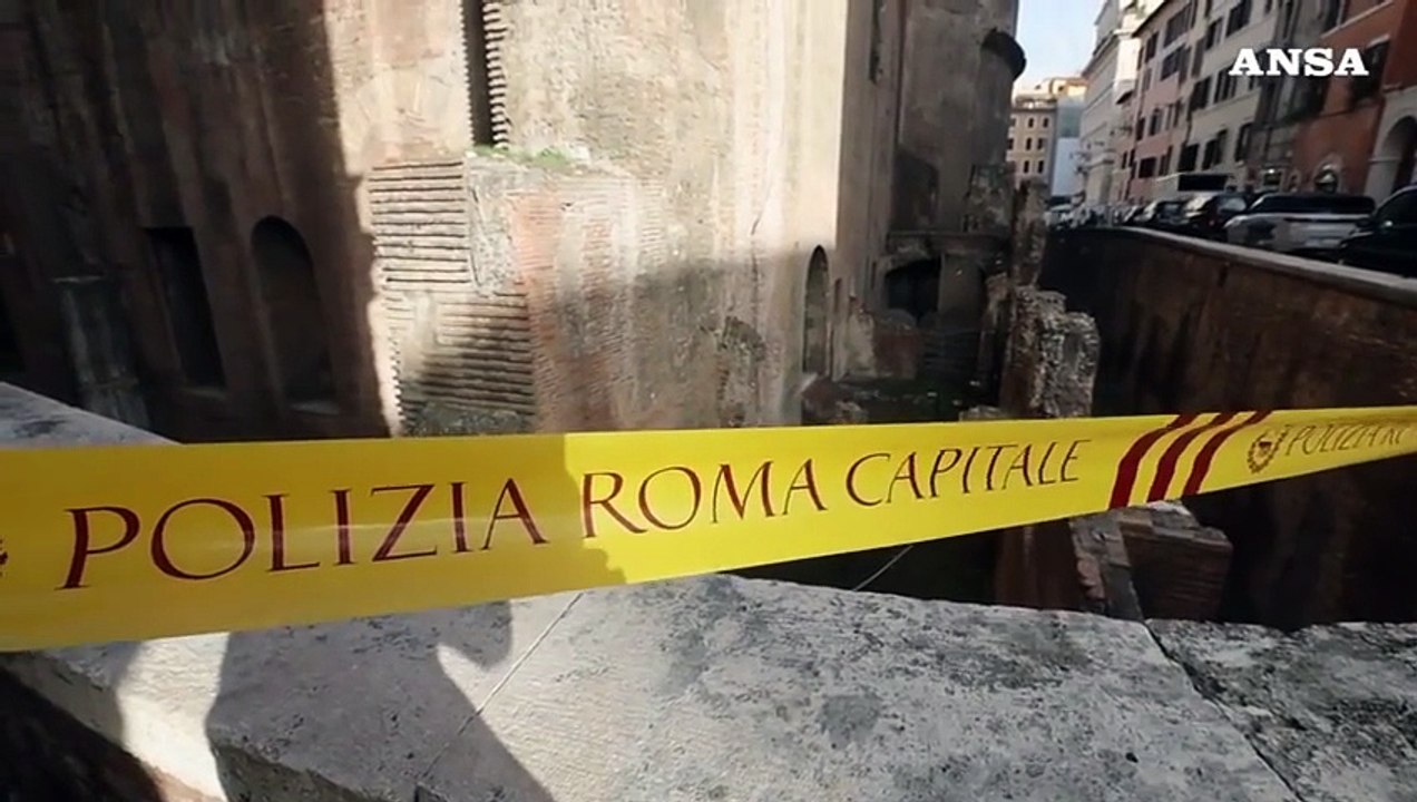 Cade dal muro perimetrale del Pantheon, muore turista a Roma