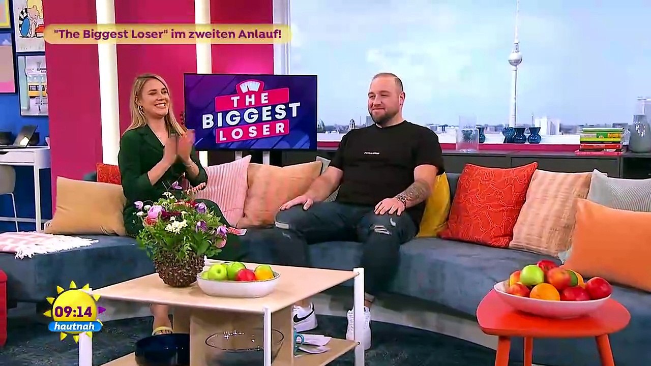 Alina Merkau sexy SAT.1 - Frühstücksfernsehen   (3)
