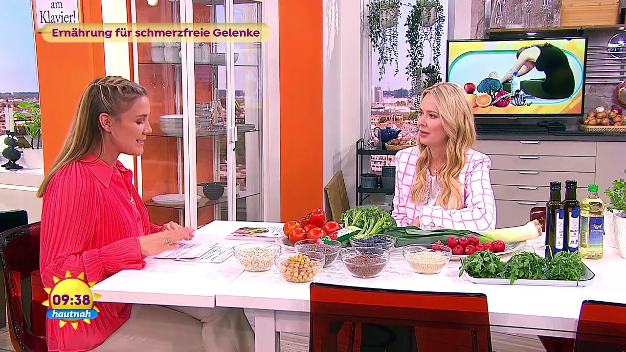 Alina Merkau sexy SAT.1 - Frühstücksfernsehen   (1)