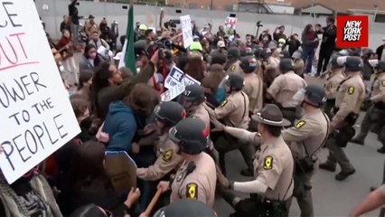 Clashes and scuffles continue at Chicago ICE facility