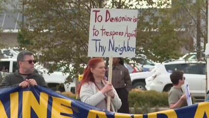 Pro-Ukraine protesters rally in Alaska against Trump–Putin Summit