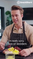 Traicionada por el amor y la familia, se ve obligada a pedir disculpas a su prometido infiel.