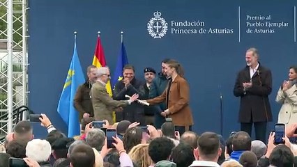 Valdesoto ya es Pueblo Ejemplar de Asturias: Los Sidros y Comedies conquistan a la Familia Real