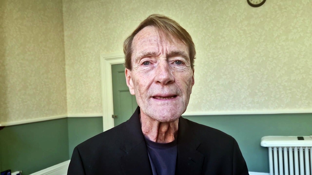 'The food bank of the brain' - Top crime author champions libraries on visit to West Bromwich