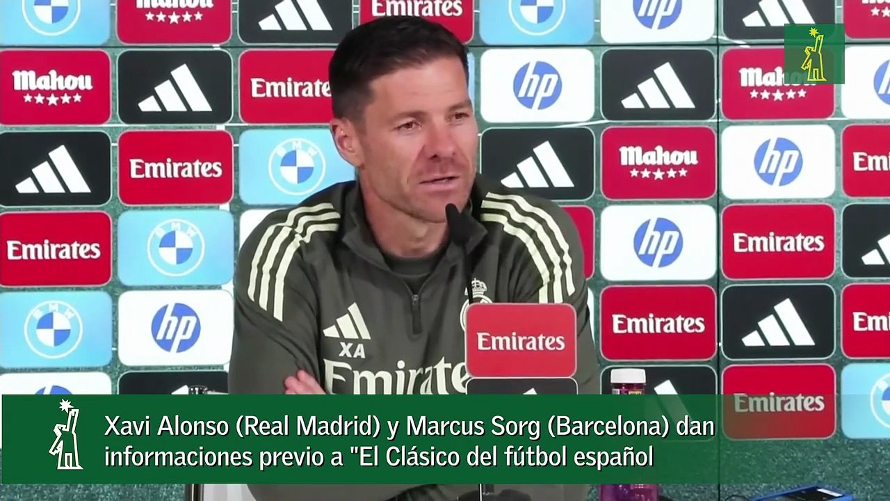 Xavi Alonso (Real Madrid) y Marcus Sorg (Barcelona) dan informaciones previo a "El Clásico del fútbol español