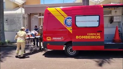 Homem sofre queda de 5 metros ao trocar telhas em telhado na Rua Artur Nisio