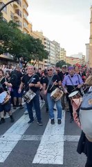 Dolçainers a la manifestació contra Mazón.
