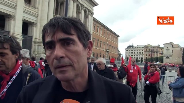 Fratoianni (Avs): Siamo in piazza con le persone che portano avanti questo Paese