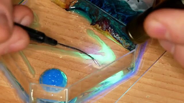 How I Created a Night Lamp with a Wolf in the Moonlight | Epoxy Resin Aurora Art._Epoxy_Resin_Aurora(360p)