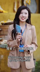 After transmigrating into a novel as the villainous stepmother, she married a disfigured heir—but when she rose to fame with her stepson on a reality show, her cold husband turned possessive and refused to let her go.