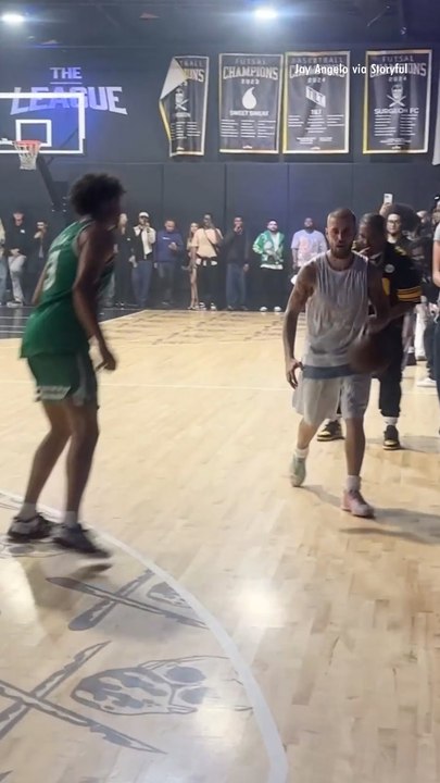 Justin Bieber Hits Three-Pointer During Los Angeles Basketball Game
