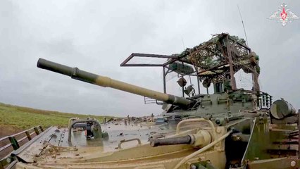 El Ejército ruso realiza entrenamientos con vehículos de combate BMP-3 en el frente del Dniéper