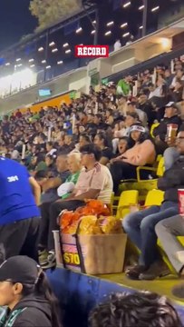 SIEMPRE ALENTANDO A LAS NUESTRAS 🇲🇽 La afición se dio cita en el Estadio Ciudad de los Deportes