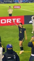 ¡TODOS QUIEREN A MONTSE! 🤩🇲🇽La jugadora de la Águilas fue de la más ovacionadas por la afición