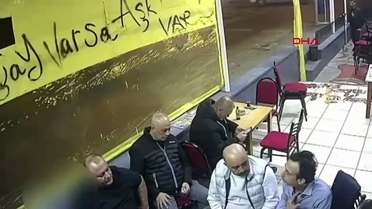 Çay ocağında dehşet anları! Yanına yaklaşıp ateş etti