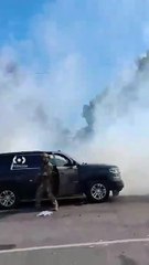 Chaotic scene in Chicago as federal agents swarm a neighborhood