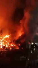 Massive fire rips through Manila, forcing 1,000 residents to flee