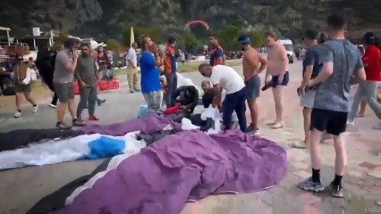 Fethiye'de yamaç paraşütleri havada çarpıştı: 3 yaralı