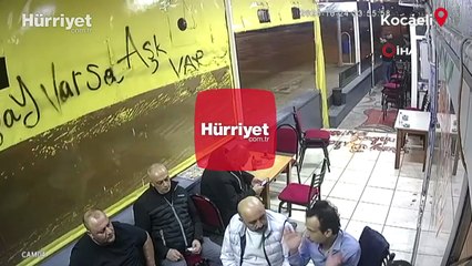 Çay ocağında otururken silahlı saldırıya uğradı: O anlar kamerada