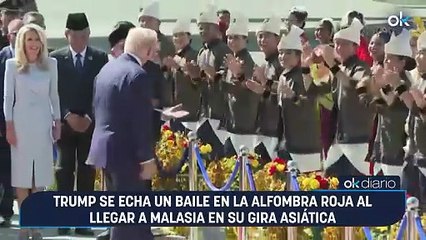 Trump se echa un baile en la alfombra roja al llegar a Malasia en su gira asiática