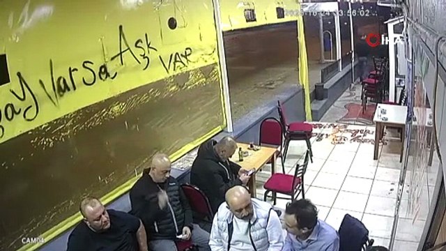 Çay ocağında silahlı saldırı: İçeri girip bir anda ateş açtı!