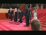 Maradona jongle sur les marches de Cannes