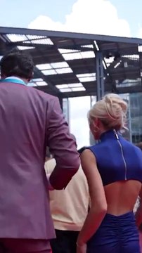 Paul Skenes sweetly helps girlfriend Livvy Dunne with her high heels on MLB All-Star game red carpet