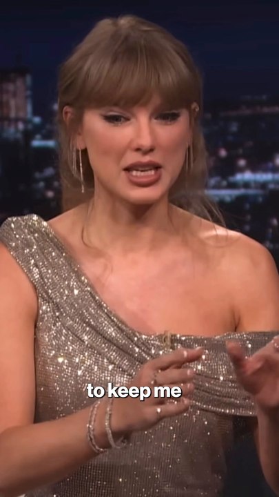 Taylor Swift details how Travis Kelce distracted her before proposal