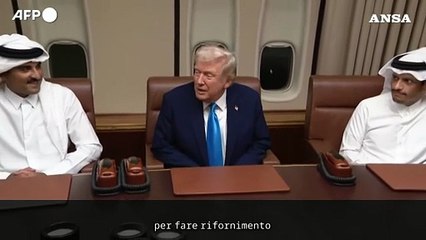 Doha, Trump riceve sull'Air Force One l'emiro del Qatar Al-Thani