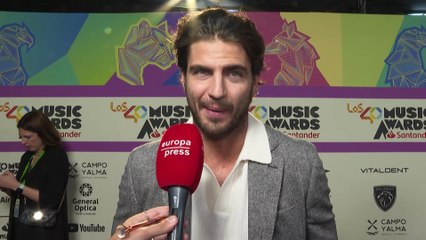 Maxi Iglesias responde a los rumores de romance con Susana Abaitua