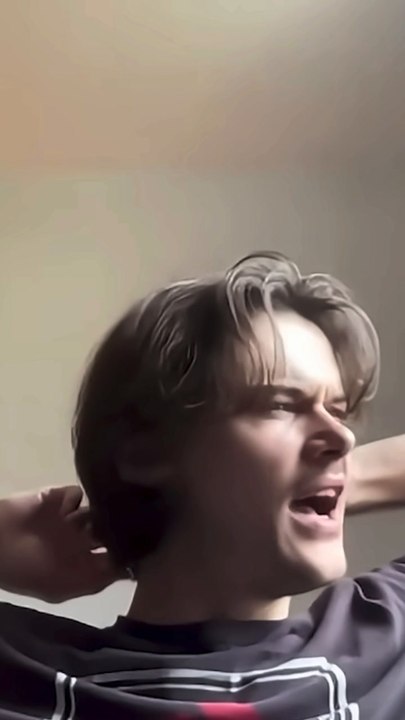 Christopher Briney reveals if he'd be Team Jeremiah or Team Conrad if he wasn't already playing Conrad