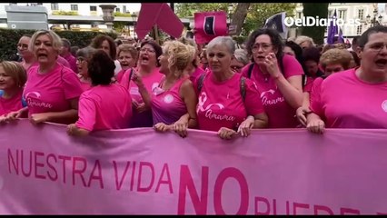 Manifestación Sevilla cribados cancer de mama Amama