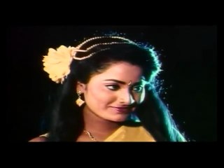 Srishanthi and Ambarish Hot Scene from Mandyada Gandu