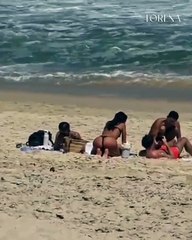 De biquíni fio-dental minúsculo, Bruna Marquezine é flagrada em "posição indiscreta" e web acusa fotógrafo de assédio