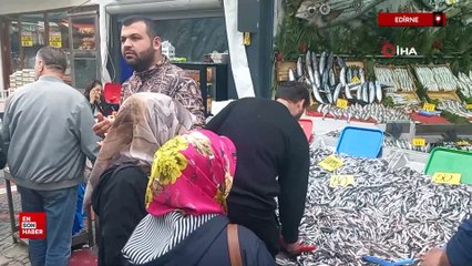 Edirne'de hamsinin kilosu 50 liraya düştü vatandaşlar poşet poşet aldı