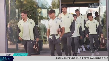 La SALIDA del REAL MADRID hacia el SANTIAGO BERNABÉU: ROSTROS muy RELAJADOS