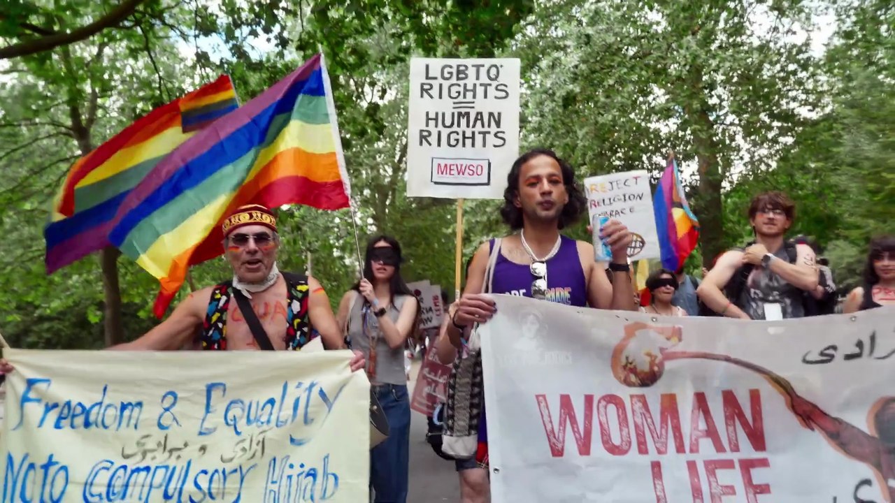 Girls & Gods - Teaser Trailer (Deutsch) HD