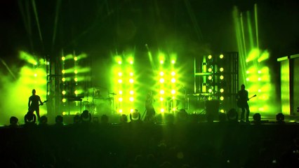 Survivalism - Nine Inch Nails (live)
