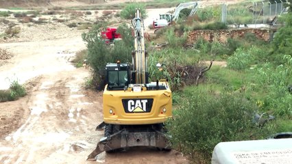 Reconstrucción de puentes y "cicatrices" en la piel casi un año después de la dana