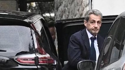 Nicolas Sarkozy sigue defendiendo su inocencia a pocas horas de ingresar en la cárcel