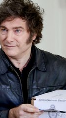 Javier Milei vota en las elecciones legislativas