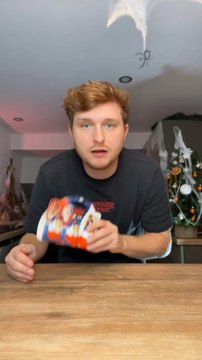 24 Kinder Joy Stranger Things 😍✨J’ai tellement hâte que la saison 5 de Stranger Things sorte sur Netflix que je m’occupe en ouvrant des Kinder Joy 😂🎉Tu sais quelle est la figurine la plus rare à avoir dans cette collection ? 👀