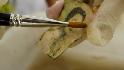 À Valence, des milliers de photos sauvées un an après les inondations meurtrières