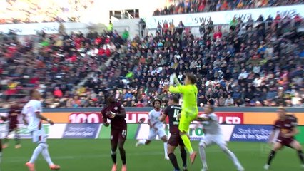 Goalkeeper howler adds to Augsburg woes as Leipzig score six