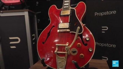 Oasis : la guitare du groupe musical en vente aux enchères à Londres