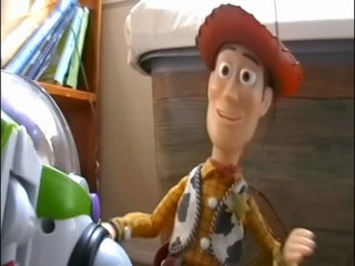 BUZZ LOOK AN ALIEN!! But IRL