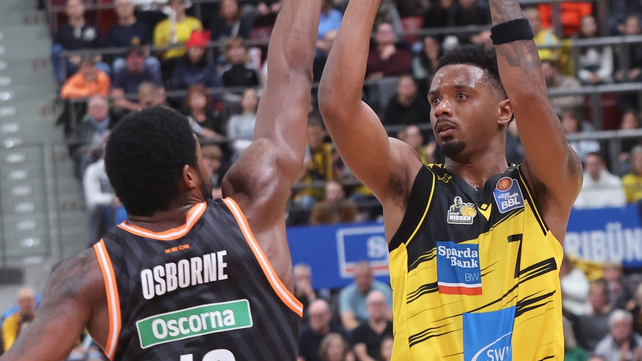 Vom Logo! Hughes entscheidet Schwaben-Derby gegen Ulm kurz vor Schluss