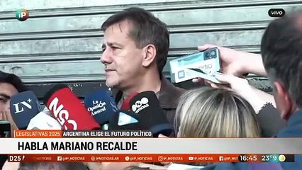 Desde la puerta de San José 1111 habló Recalde