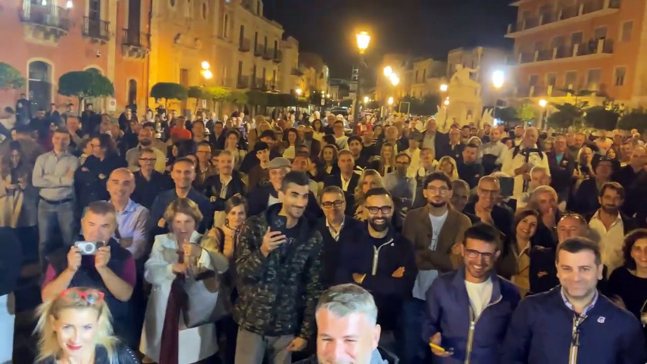 Cateno De Luca - A Milazzo in attesa di Pippo Vinci imprimiamo Una Marcia in Più!  (26.10.25)