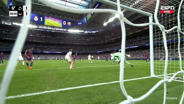 Real Madrid 2-1 Barcelona | RESUMEN